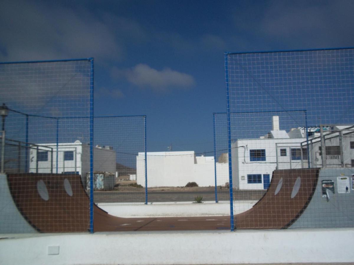 Beautiful Small Bungalow, Amazing Views And Garden Famara Dış mekan fotoğraf