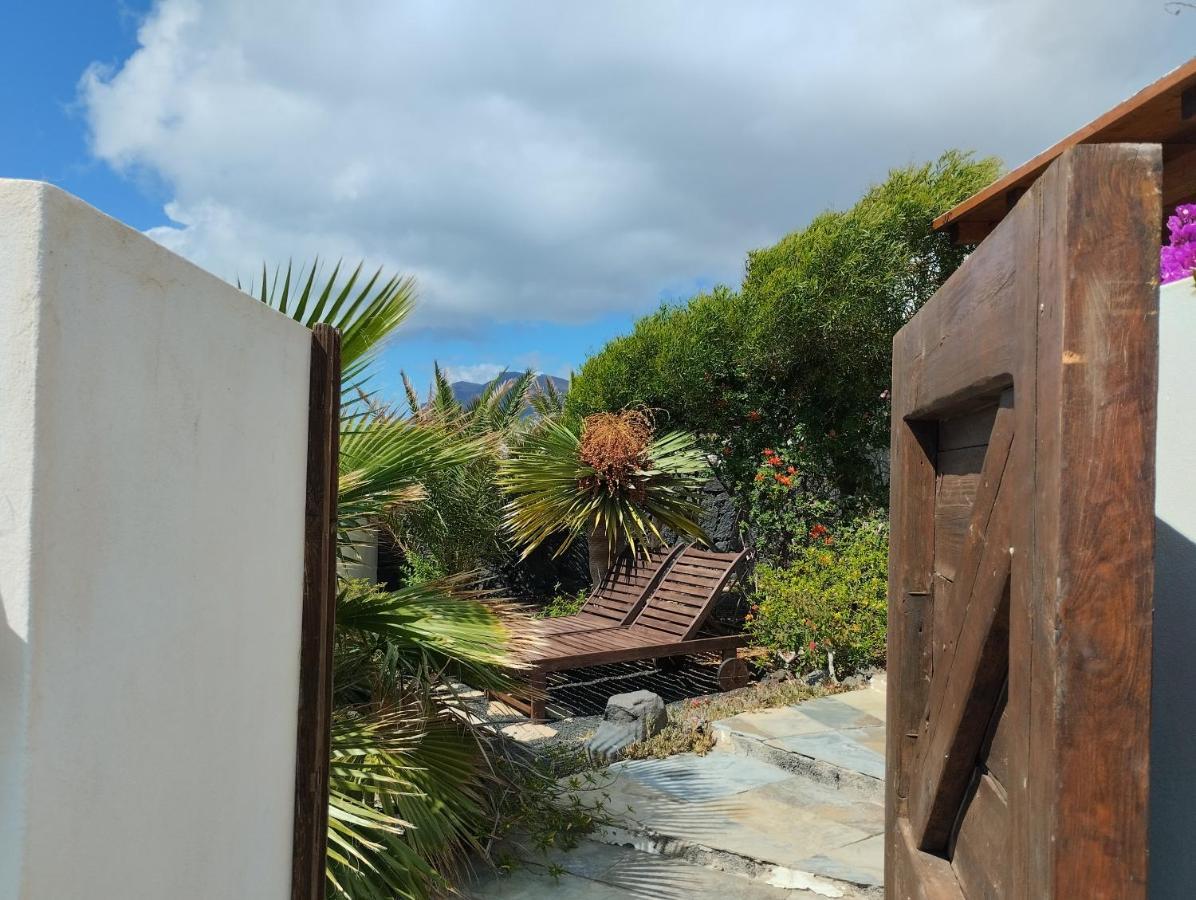 Beautiful Small Bungalow, Amazing Views And Garden Famara Dış mekan fotoğraf