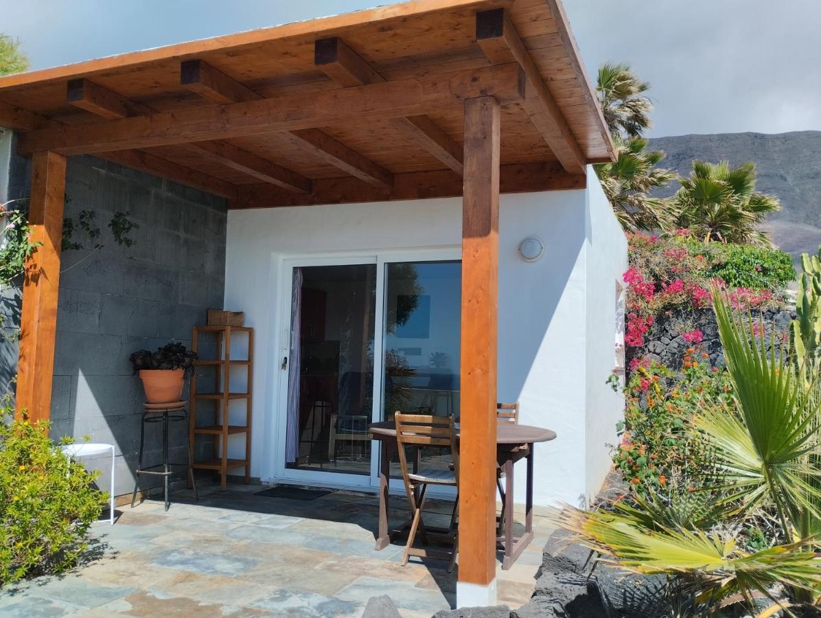 Beautiful Small Bungalow, Amazing Views And Garden Famara Dış mekan fotoğraf